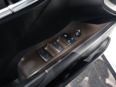 Used 2021 Toyota Camry SE w/ Convenience Package FWD image 28