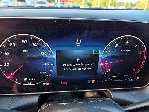 Used 2024 Mercedes-Benz GLC 300 4MATIC image 9