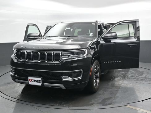 Used 2024 Jeep Wagoneer Series III AWD/4WD image 47