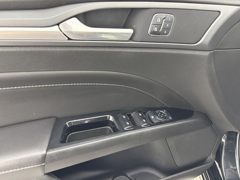 Used 2015 Ford Fusion Titanium AWD/4WD image 18