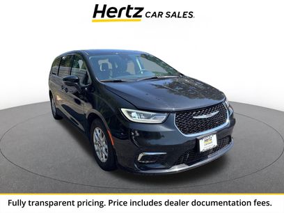 Used 2024 Chrysler Pacifica Touring-L
