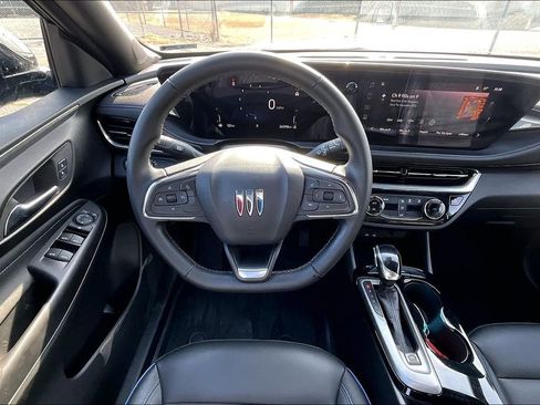 Used 2024 Buick Envista Sport Touring w/ Advanced Safety Package FWD image 8