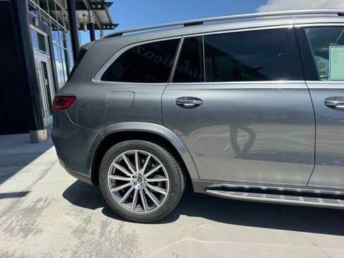 New 2025 Mercedes-Benz GLS 580 580 4MATIC image 8