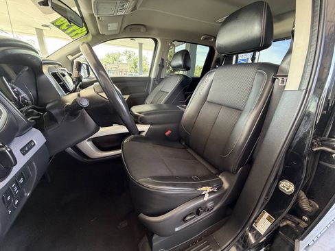 Used 2017 Nissan Titan PRO-4X AWD/4WD image 12