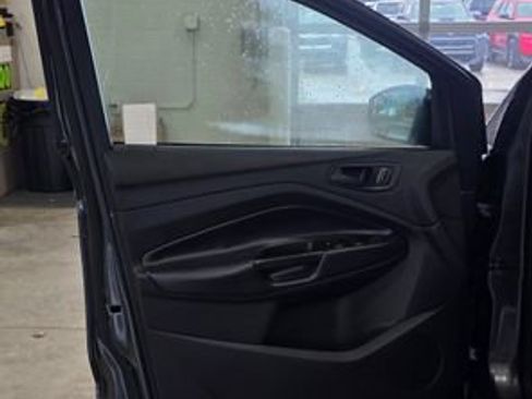 Used 2017 Ford Escape S image 10