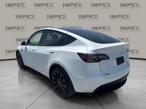 Used 2022 Tesla Model Y Performance AWD/4WD image 3