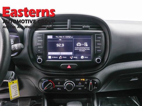 Used 2025 Kia Soul LX w/ LX Technology Package image 12