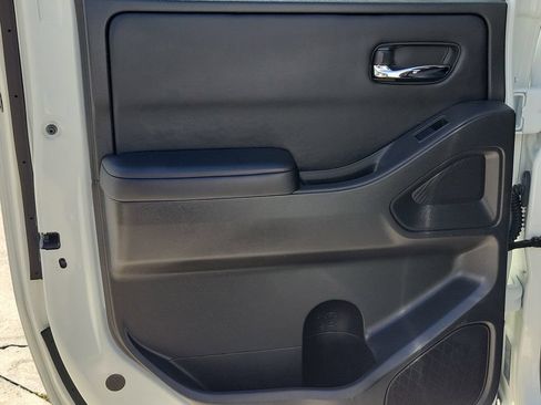 Certified 2025 Nissan Frontier SV RWD image 18