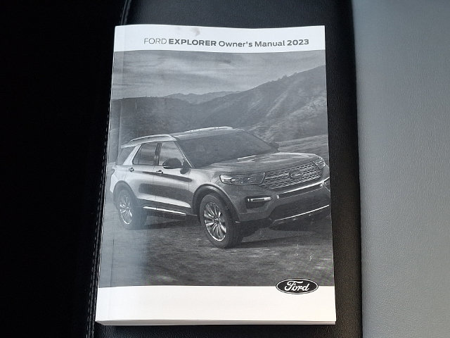 Used 2023 Ford Explorer XLT w/ Equipment Group 202A AWD/4WD image 27