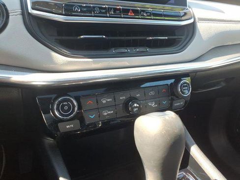Certified 2023 Jeep Compass Limited w/ Sun and Sound Group AWD/4WD image 17