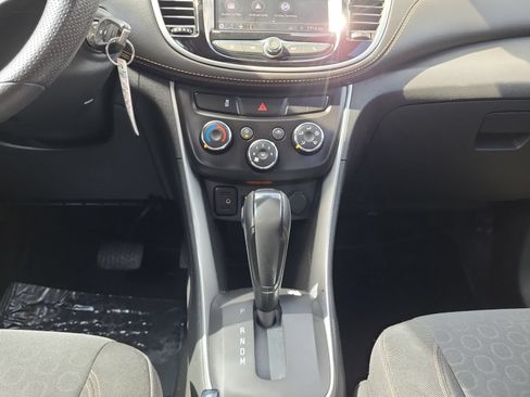 Used 2021 Chevrolet Trax LS FWD image 11