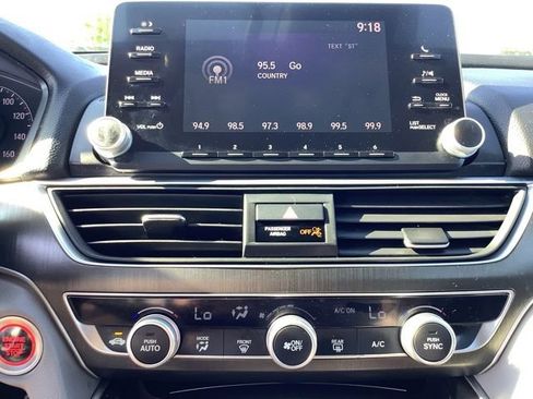 Used 2018 Honda Accord LX image 32