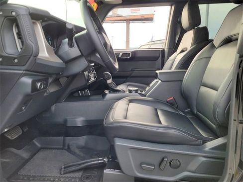 Used 2025 Ford Bronco Outer Banks w/ Sasquatch Package image 4
