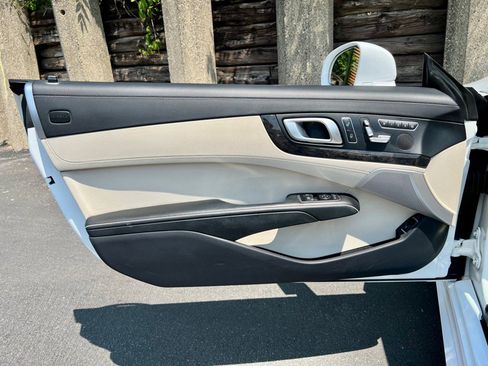 Used 2017 Mercedes-Benz SL 550 image 22