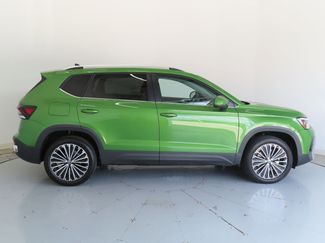 New 2025 Volkswagen Taos SE video 2