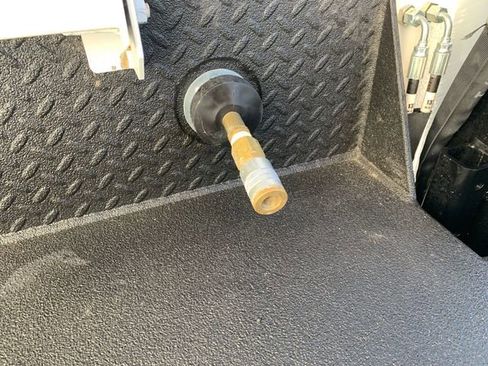 Used 2024 Ford F550 4x4 Regular Cab Super Duty image 28