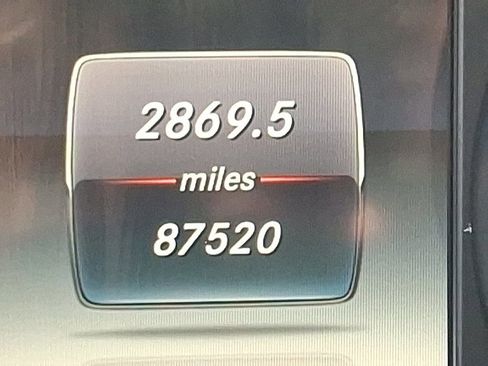 Used 2019 Mercedes-Benz GLC 300 4MATIC w/ Multimedia Package image 20