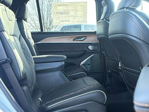 New 2025 Jeep Grand Cherokee L Summit image 14