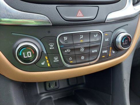 Used 2018 Chevrolet Equinox Premier image 31