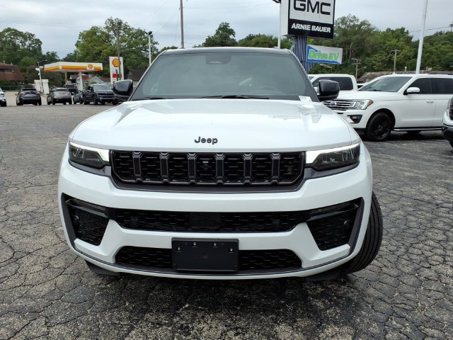 Used 2026 Jeep Grand Cherokee Summit w/ Obsidian Package AWD/4WD image 14