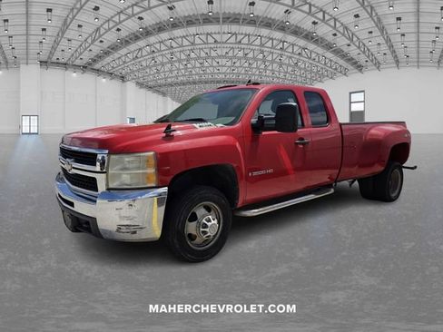 Used 2008 Chevrolet Silverado 3500 W/T AWD/4WD image 3