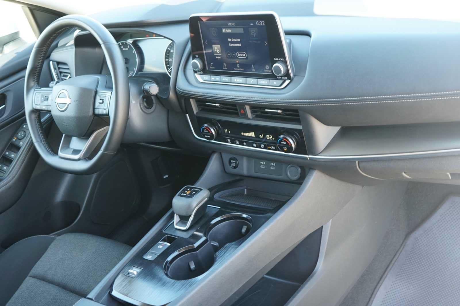 Used 2025 Nissan Rogue SV FWD image 24