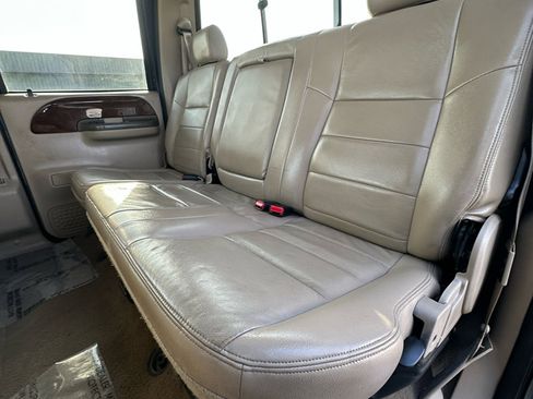Used 2004 Ford F250 Lariat image 44
