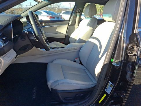 Used 2023 Genesis G70 2.0T image 11