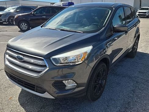 Used 2019 Ford Escape SE image 6