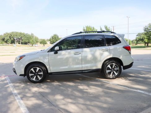 Used 2018 Subaru Forester 2.5i Limited AWD/4WD image 4