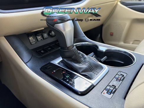 Used 2019 Toyota Highlander Limited Platinum FWD image 26