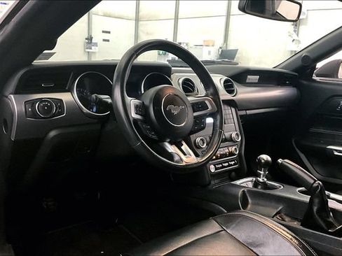Used 2019 Ford Mustang GT RWD image 12