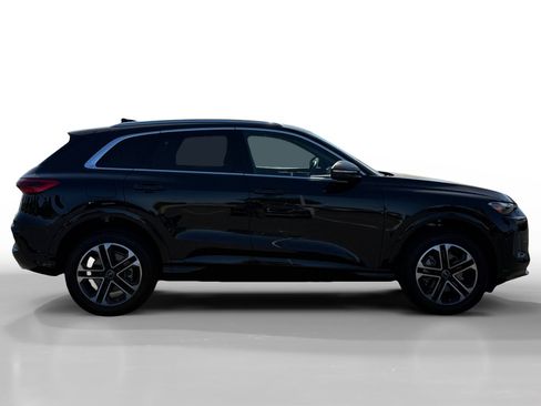 Certified 2025 Audi Q5 Premium w/ Convenience Package AWD/4WD image 6