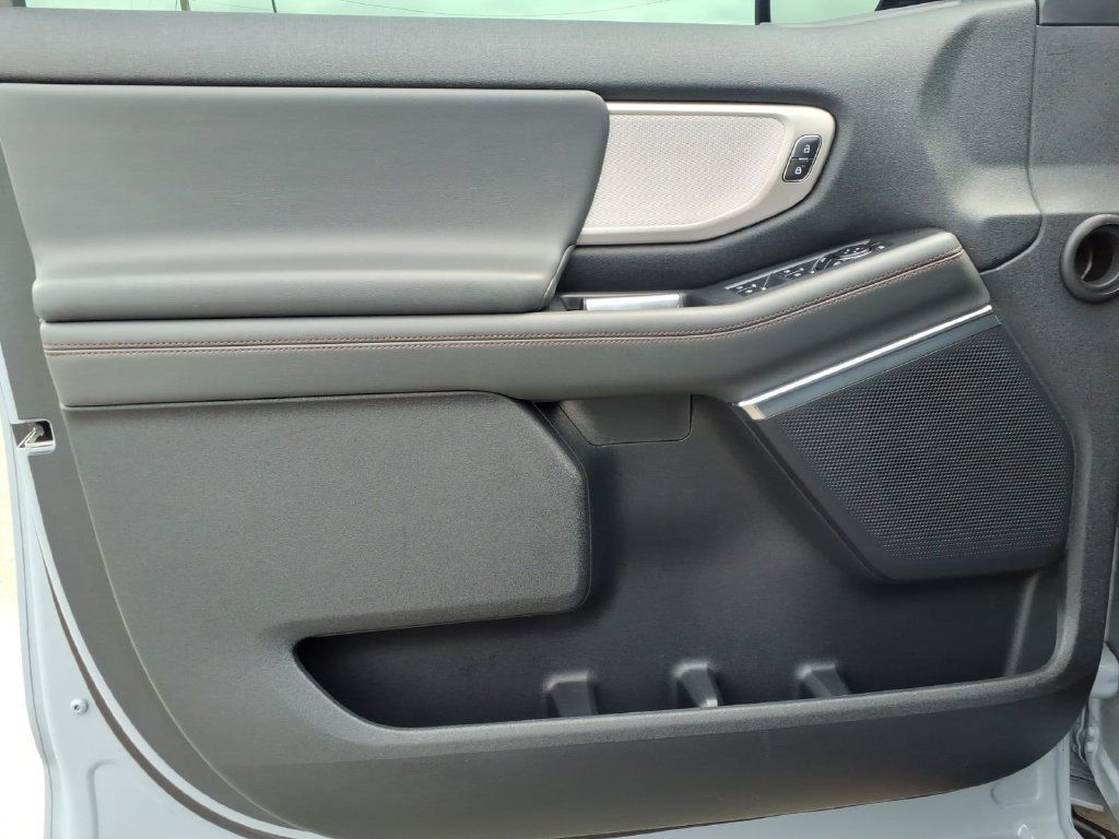 Used 2025 Ford Expedition Active RWD image 25