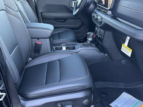 New 2026 Jeep Wrangler Unlimited Sahara AWD/4WD image 13