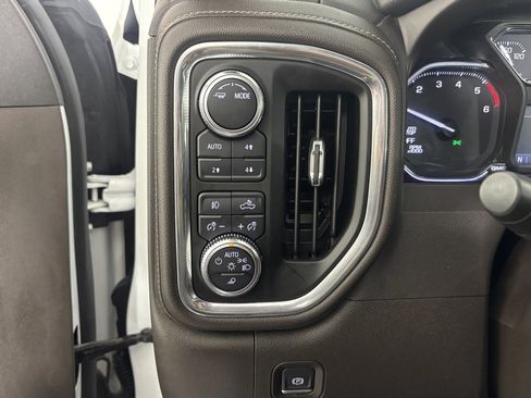 Used 2021 GMC Sierra 1500 SLT image 17