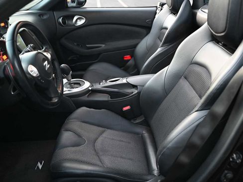 Used 2014 Nissan 370Z Touring w/ Sport Package image 19