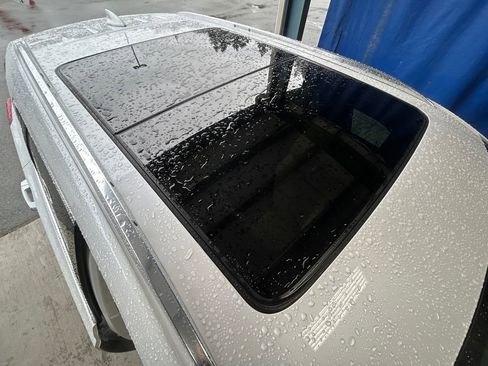 Used 2017 Cadillac XT5 Premium Luxury image 28