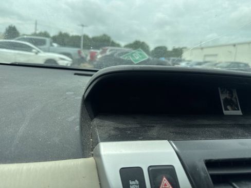 Used 2013 Toyota Prius V Five image 4