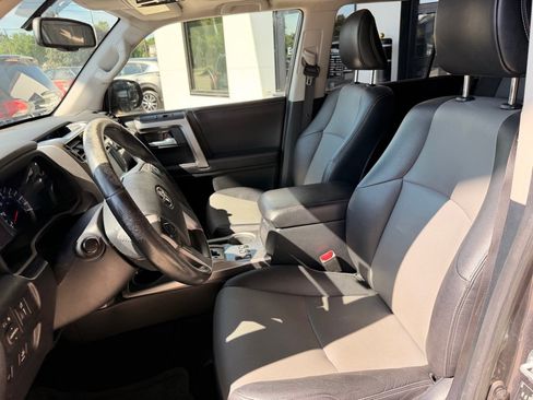 Used 2016 Toyota 4Runner SR5 Premium w/ Four Season Floor Mat Package AWD/4WD image 10