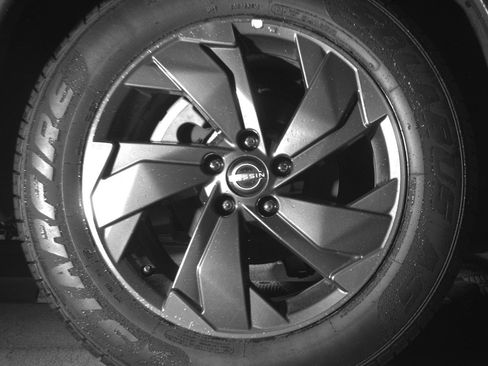 Used 2025 Nissan Rogue SV FWD image 15