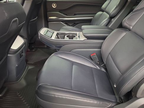 Used 2025 Lincoln Navigator L Reserve w/ Jet Appearance Package AWD/4WD image 7