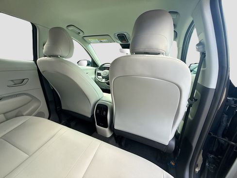 Used 2025 Hyundai Kona SEL image 29