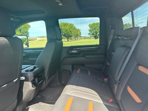 Used 2025 GMC Sierra 2500 AT4 w/ AT4 Premium Plus Package AWD/4WD image 13