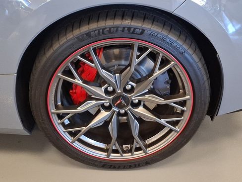 Used 2024 Chevrolet Corvette Stingray Preferred Cpe w/ Z51 Performance Package RWD image 9