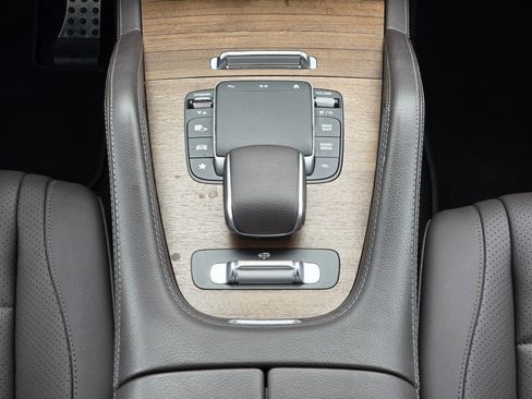 Used 2022 Mercedes-Benz GLS 450 4MATIC image 16