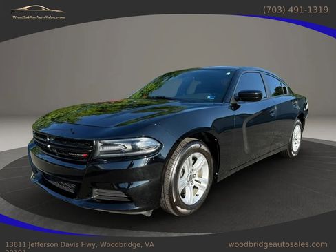 Used 2020 Dodge Charger SXT w/ Leather Interior Group RWD image 6