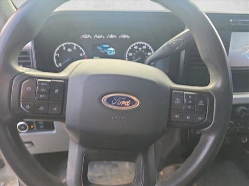 Used 2023 Ford F250 XLT w/ F-250 >10K GVWR Package AWD/4WD image 11
