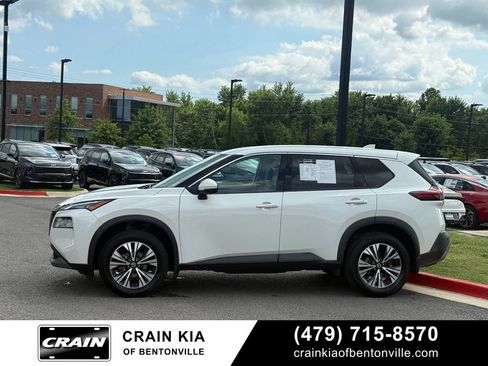 Used 2021 Nissan Rogue SV FWD image 4