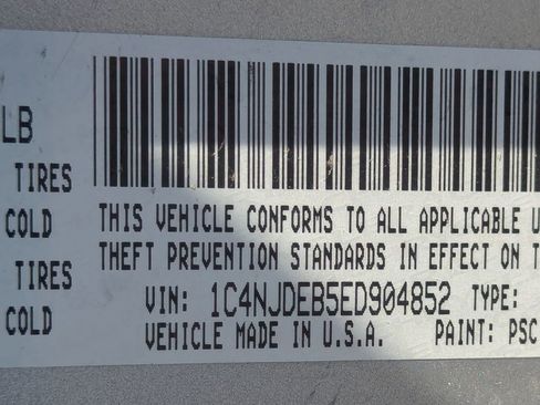 Used 2014 Jeep Compass Latitude image 35